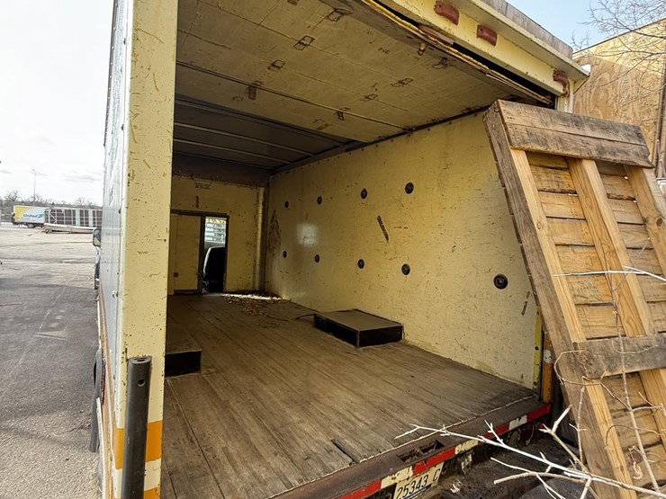 1985-ford-e350-image-4