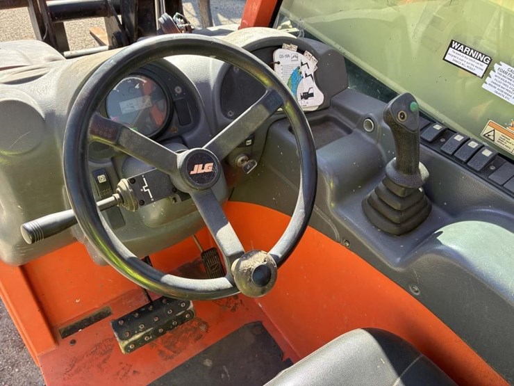 2015-jlg-g5-18a-image-14