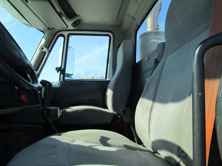 2013-international-8600-image-28