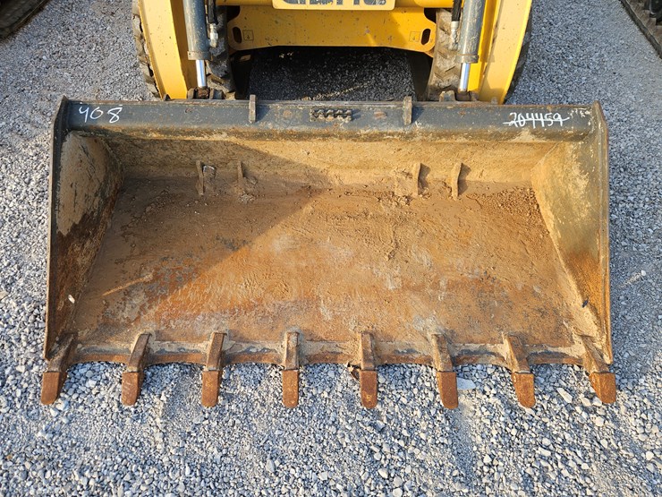 2017-gehl-rt175-image-3