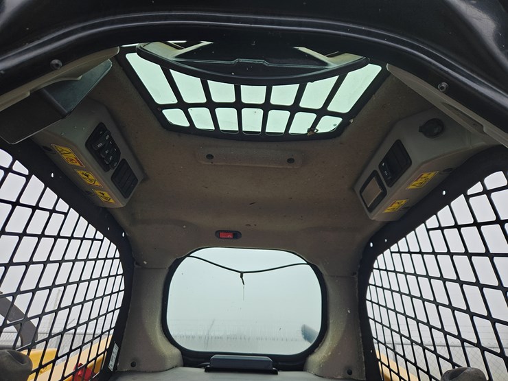 2020-caterpillar-239d3-image-8