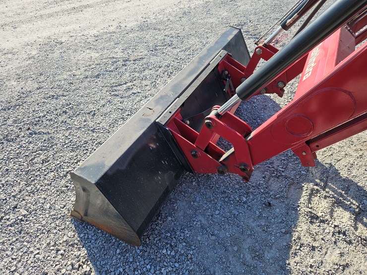 2014-mahindra-mforce-100s-image-24