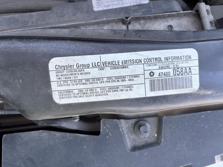 2014-dodge-grand-caravan-image-24