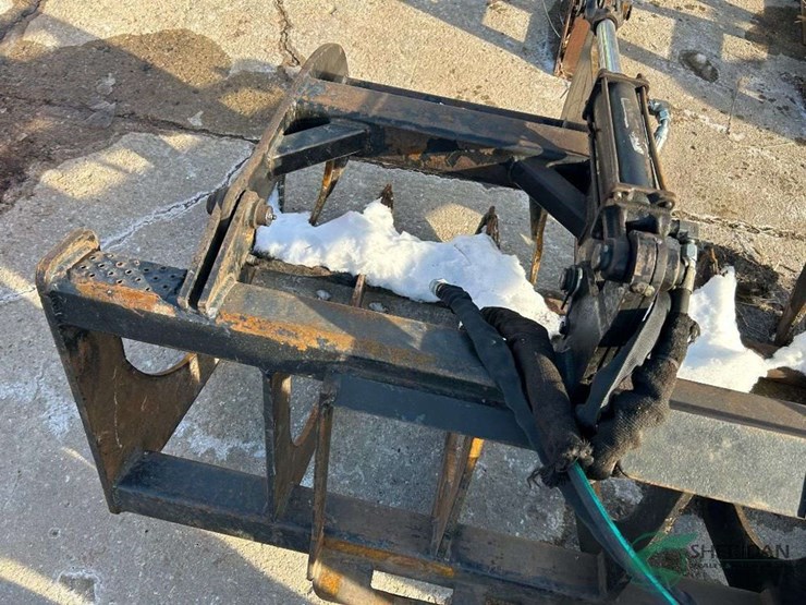 skid-steer-grapple-bucket-image-5