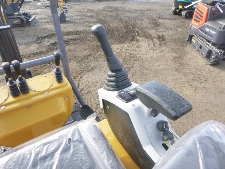 agt-mx12rx-hydraulic-excavator-image-23