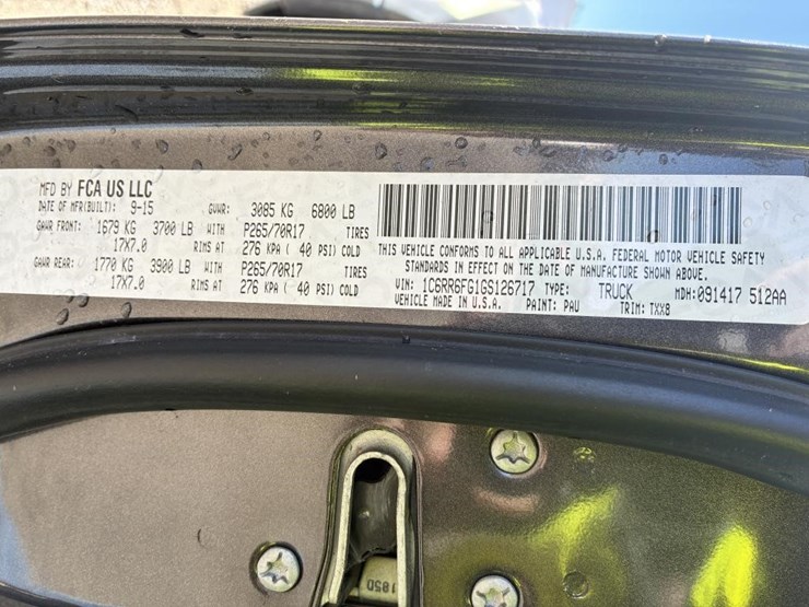 2016-dodge-1500-image-18