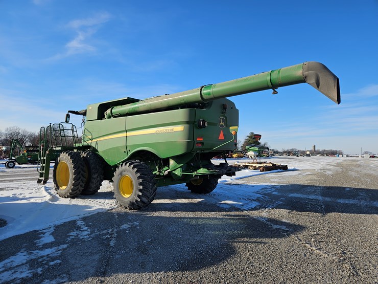 2012-john-deere-s670-image-17