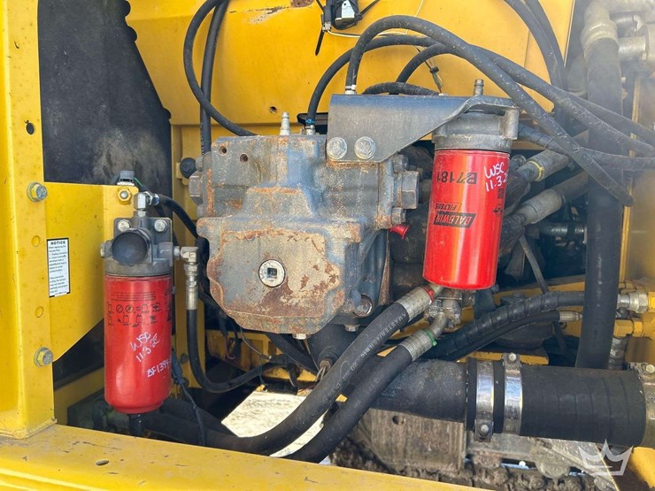 2013-komatsu-pc200-image-10