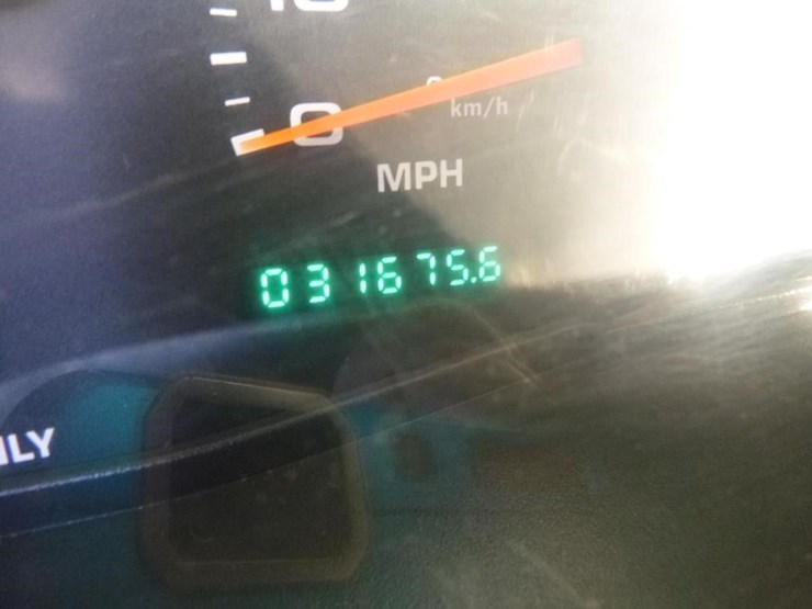 2003-ford-f550-image-33