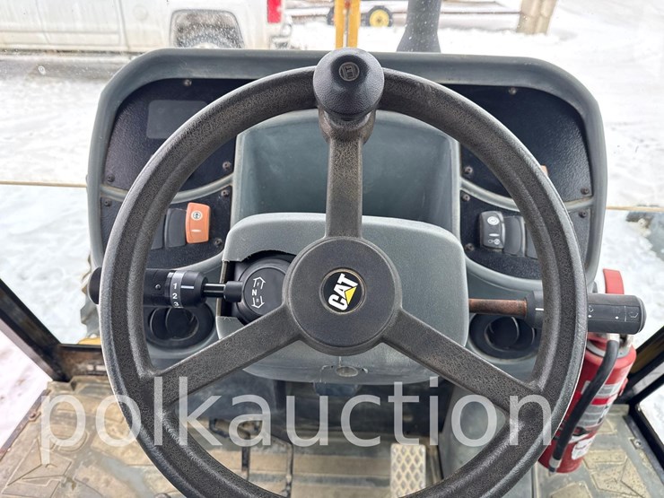 caterpillar-430d-image-25