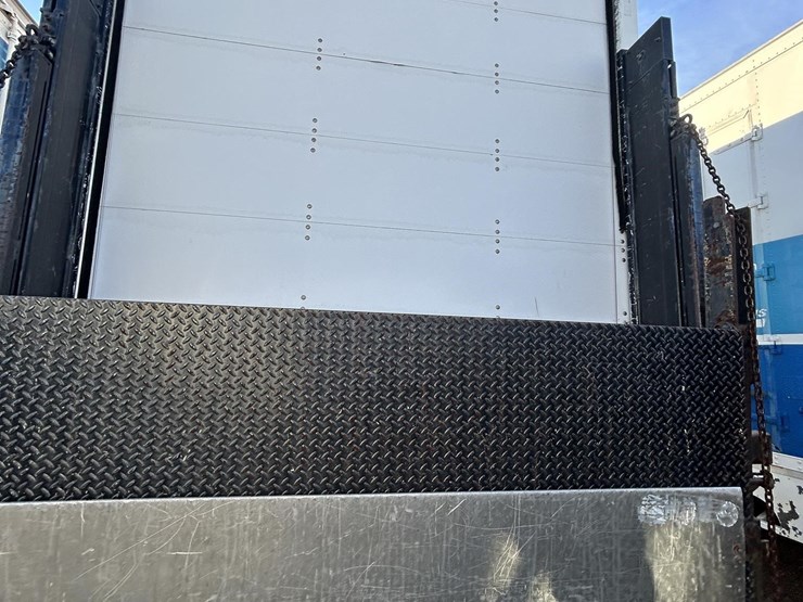 2001-international-4700-image-11