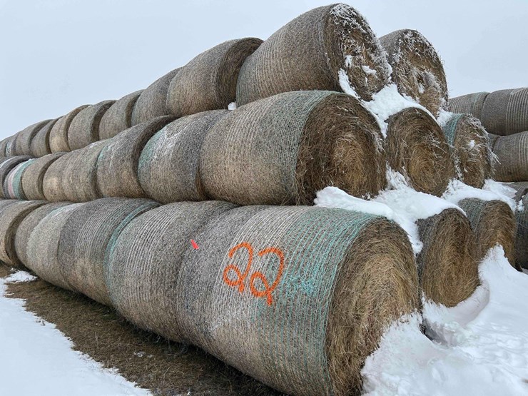 2025-john-deere-561m-image-7