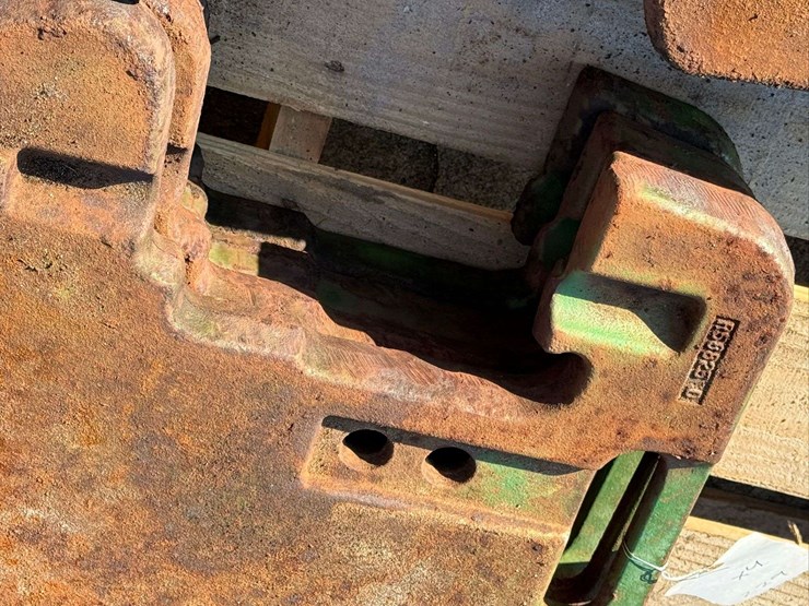 (4)-john-deere-suitcase-weights-image-4