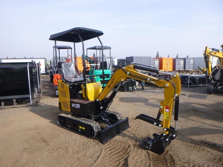 agt-h12r-hydraulic-excavator-image-2