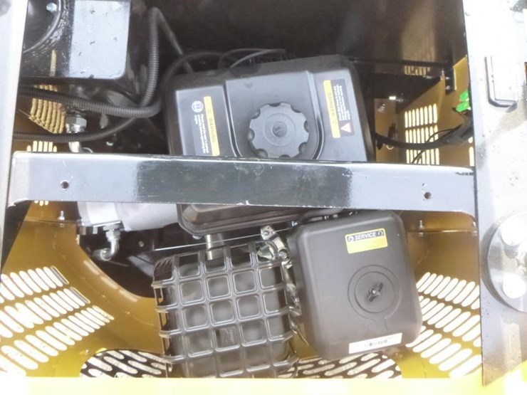 agt-h12r-hydraulic-excavator-image-24