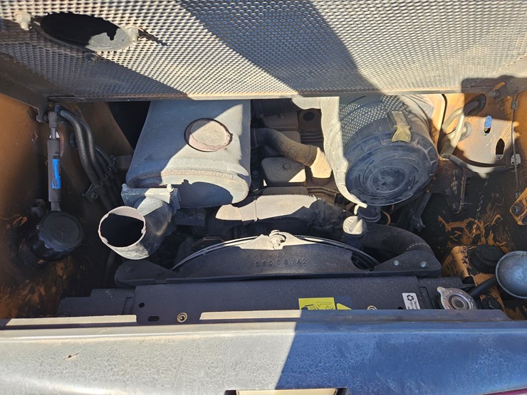 2002-case-70-xt-image-16