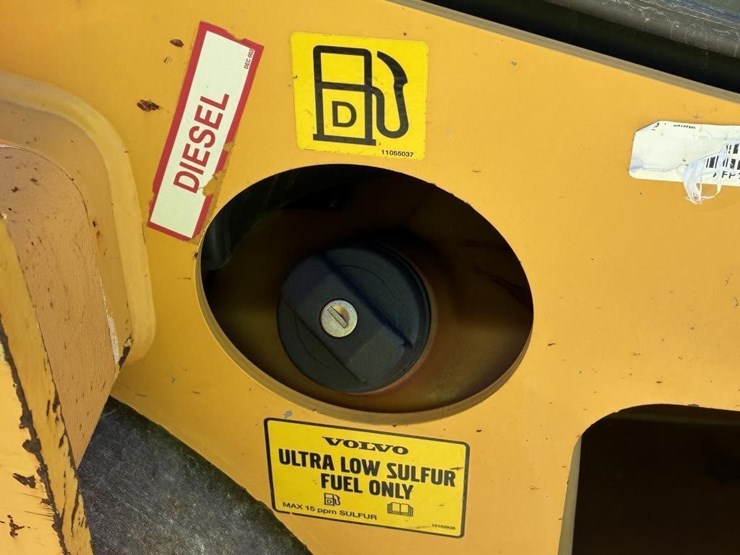 2018-volvo-dd25b-image-11