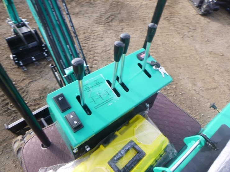 agt-mx12rx-hydraulic-excavator-image-21