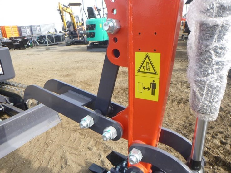 2025-agt-mx15rx-hydraulic-excavator-image-12