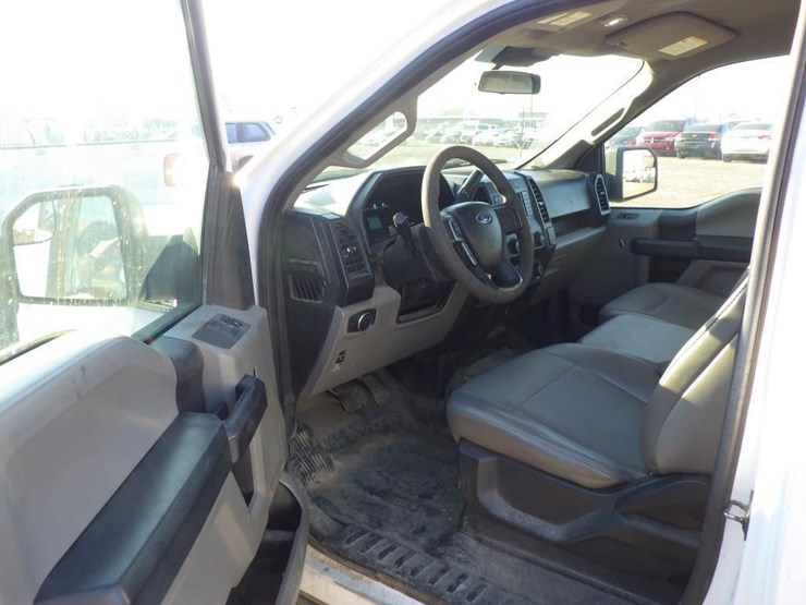 2020-ford-f150-image-5