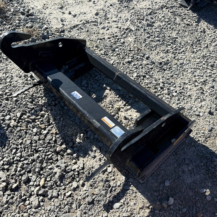 #2005 • Genie Tele-handler to Skid Steer AttachmentINV# 35078