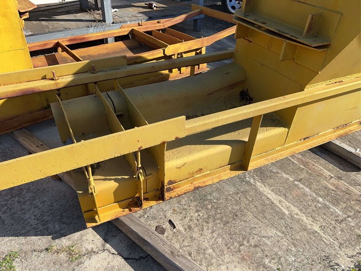 (3)-belt-elevator-funnel-bins-image-18