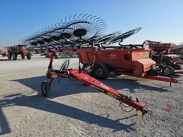 #205128-•-h-&-s-ar3212-wheel-rake-image-11