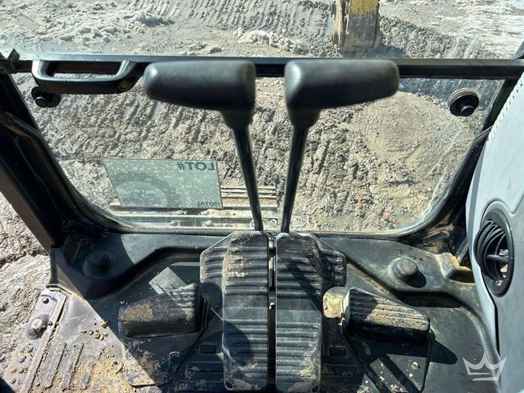 2013-komatsu-pc200-image-22