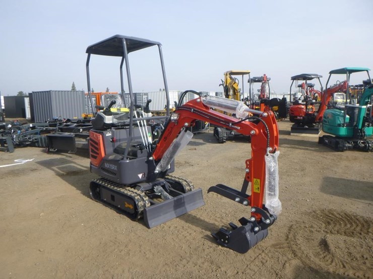 2025-agt-mx15rx-hydraulic-excavator-image-2