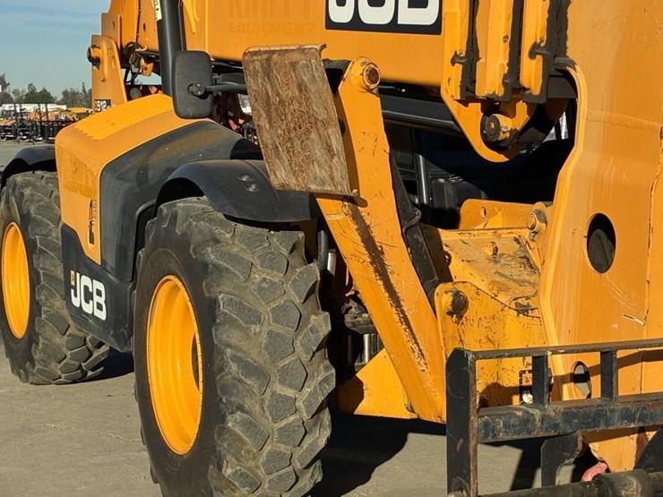 2019-jcb-512-56-image-9