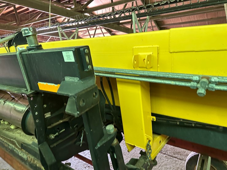 2011-new-holland-92c-image-9