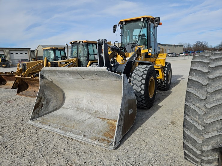 2022-deere-624p-image-28