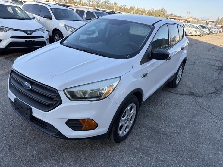 2017-ford-escape-image-1