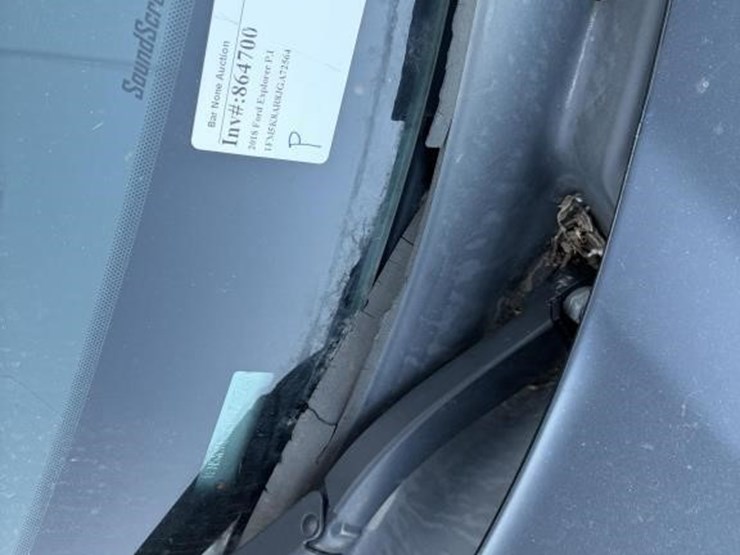 2018-ford-explorer-image-28