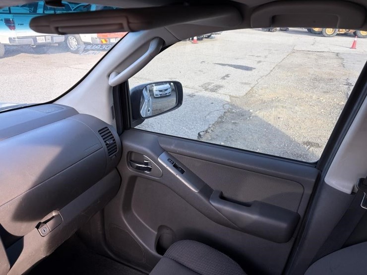 2012-nissan-pathfinder-image-14