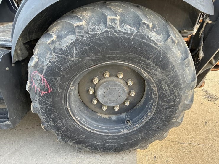 2017-case-580sn-image-10