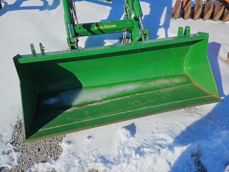 2017-john-deere-620r-image-2