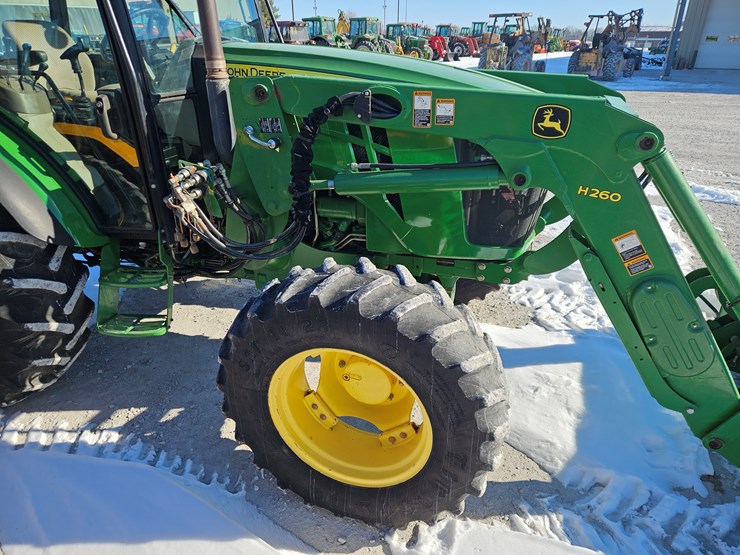 2014-john-deere-5100e-image-21