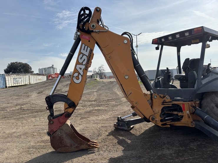 2017-case-580sn-image-9