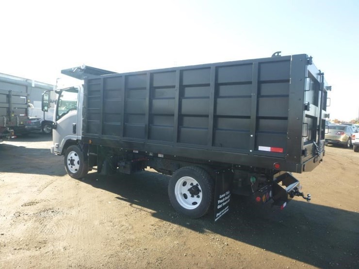 2018-isuzu-nqr-image-4