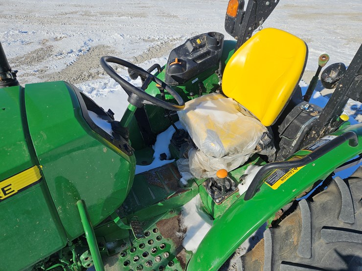 2023-john-deere-5050e-image-5