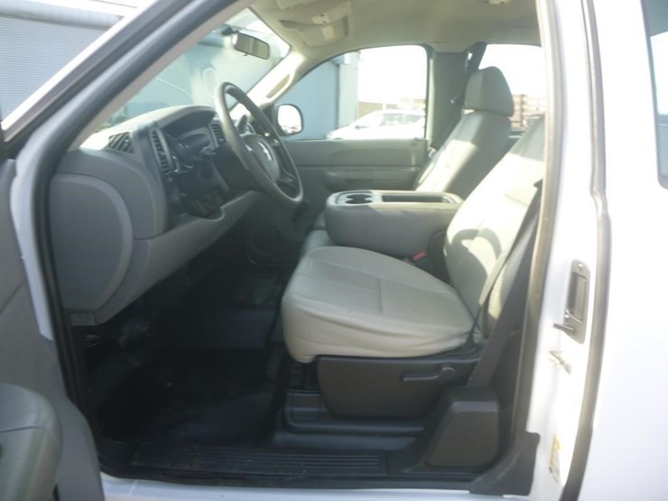 2009-chevrolet-2500-image-11