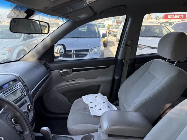 2009-hyundai-santa-fe-image-14