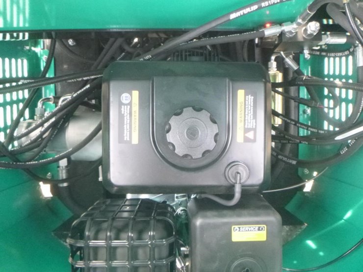 2025-agt-h15r-hydraulic-excavator-image-17