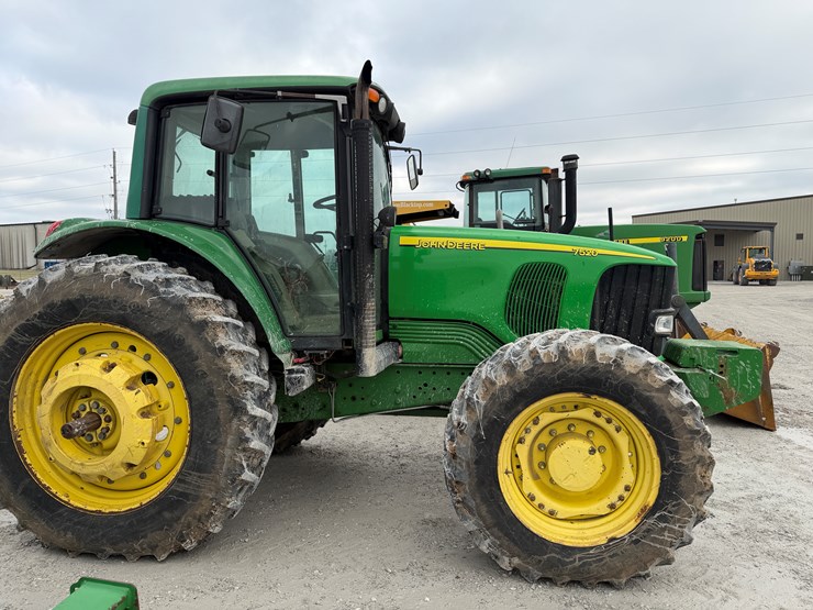 2003-john-deere-7520-image-5