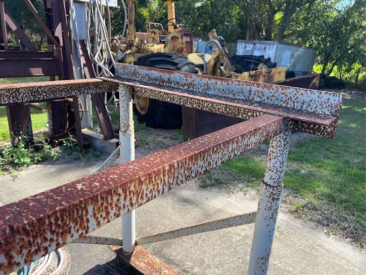 mobile-sand-blaster-and-rack-image-21