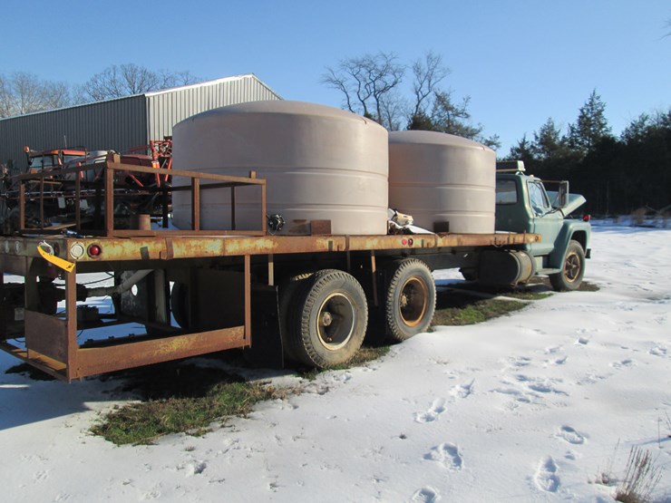 1974-ford-f700-image-3