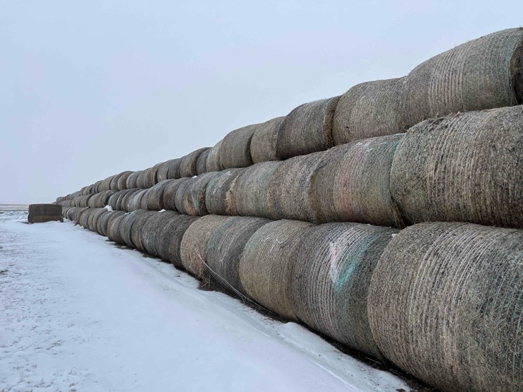 2025-john-deere-561m-image-14