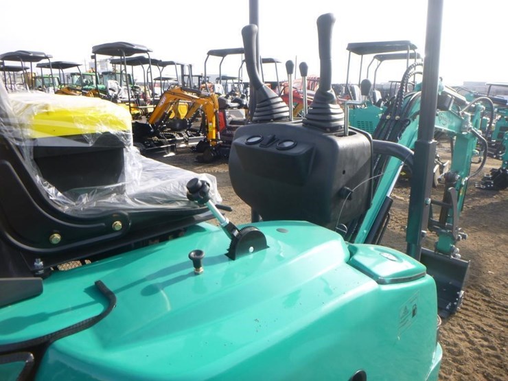 2025-agt-qk16r-hydraulic-excavator-image-23