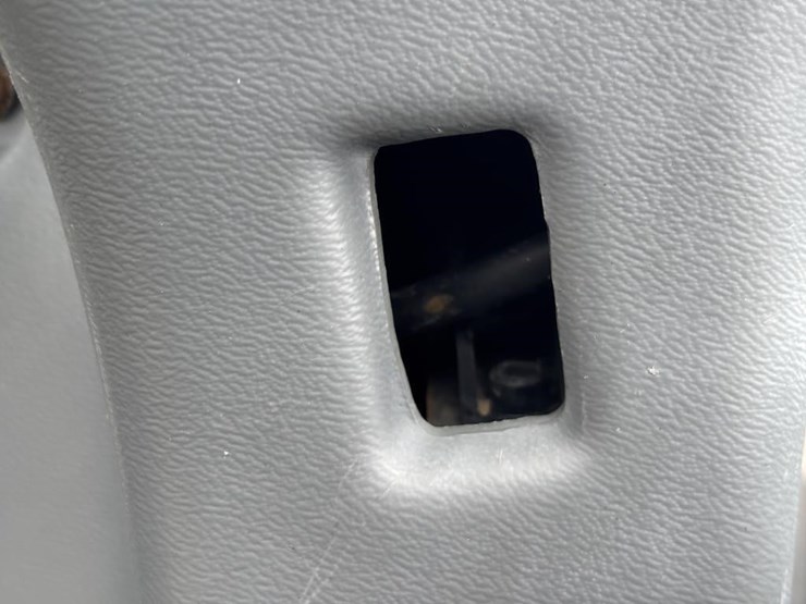 2012-volvo-l30b-image-47